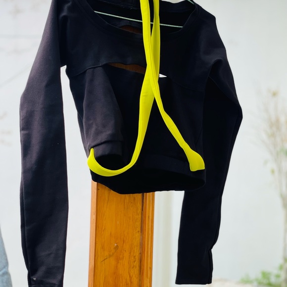 ‼️SOLD‼️Stunning athleisure - Picture 4 of 4